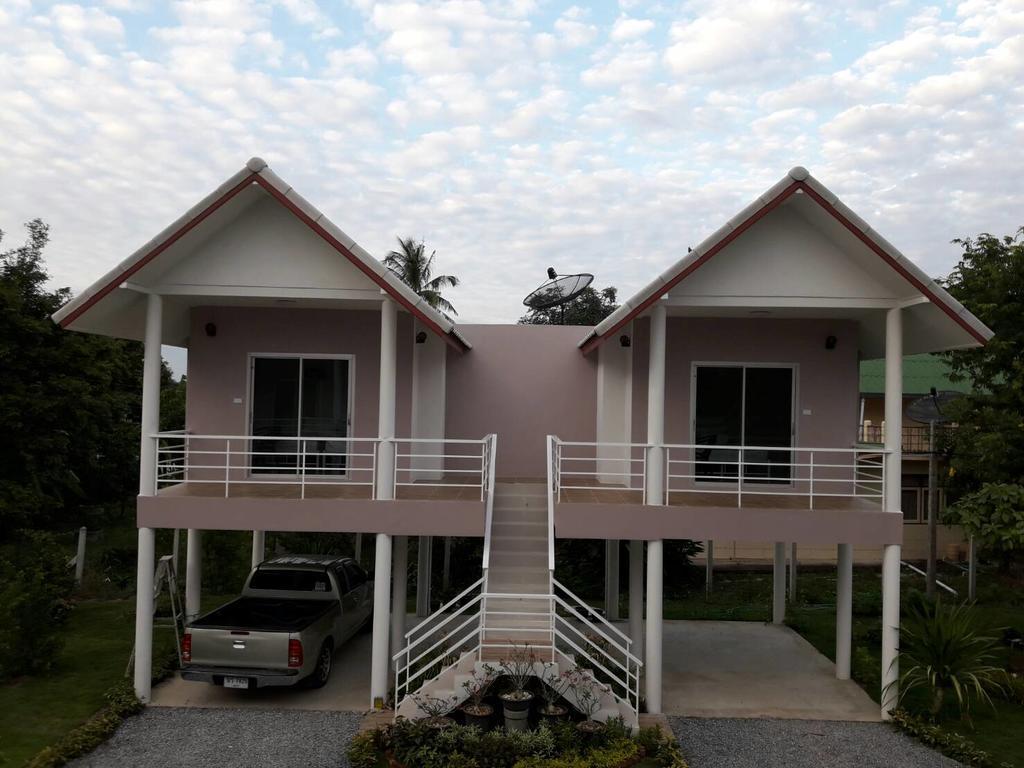 Hotel Baan Suan Geb Tawan à Lop Buri Extérieur photo