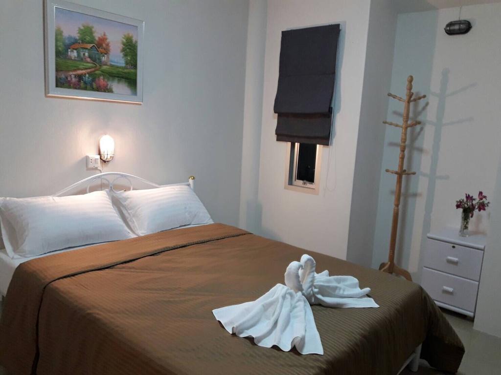 Hotel Baan Suan Geb Tawan à Lop Buri Extérieur photo