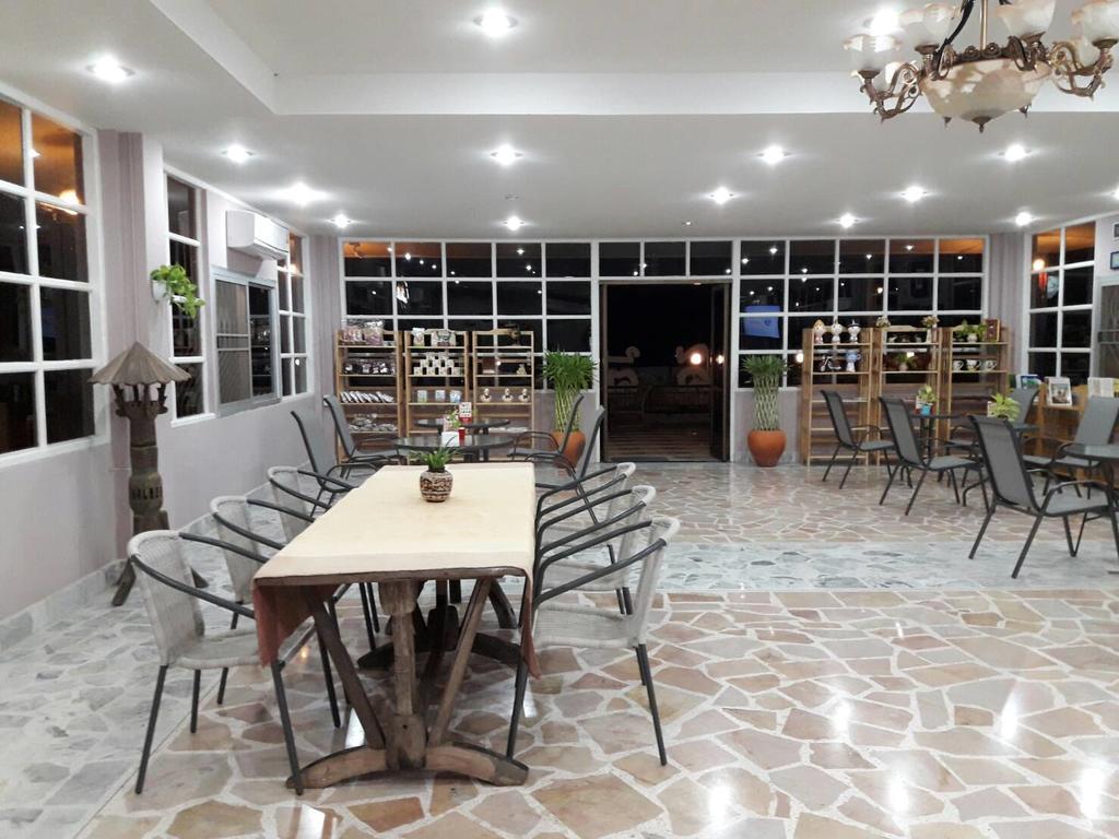Hotel Baan Suan Geb Tawan à Lop Buri Extérieur photo